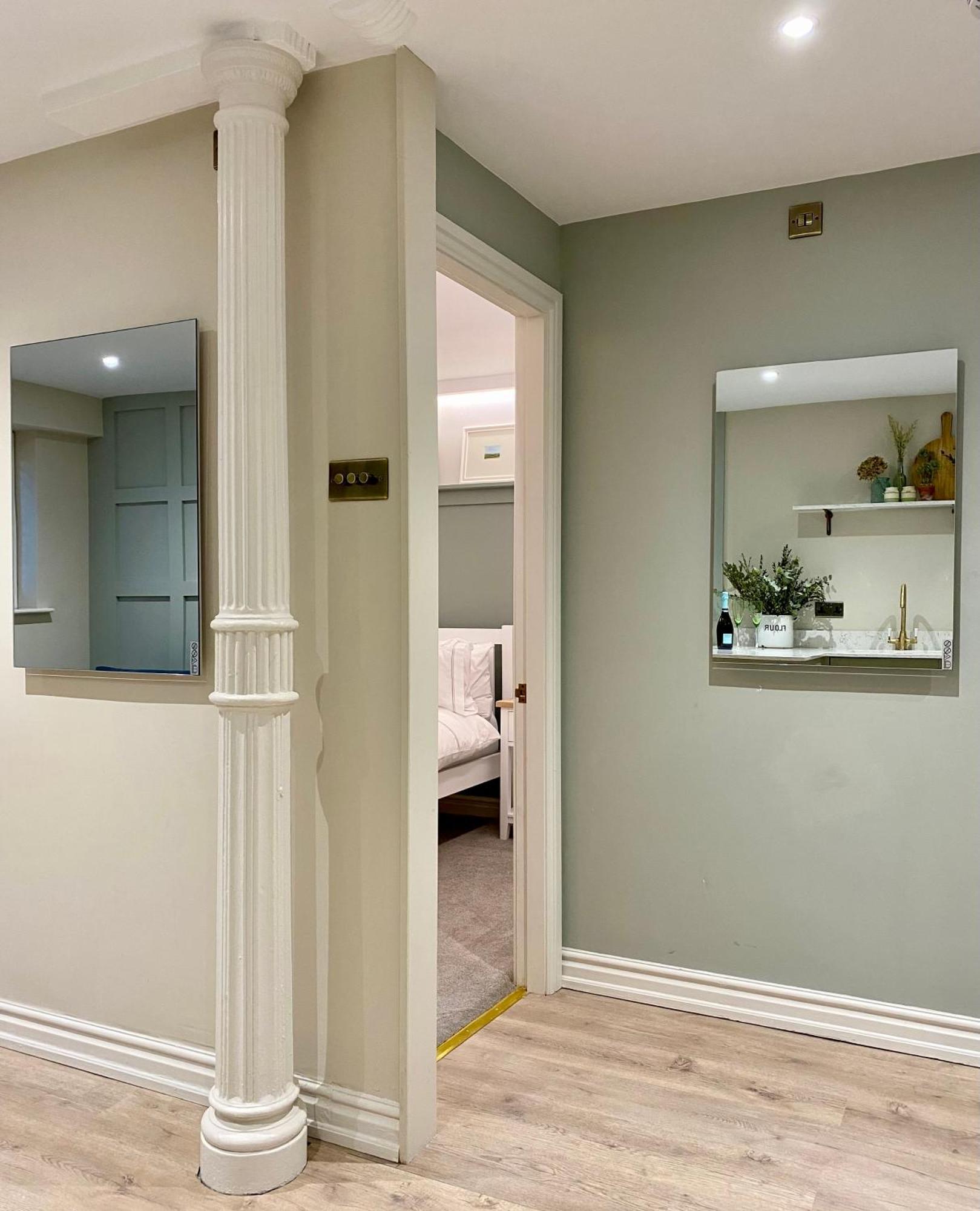 Victoria Bar Walls By Chateau Anna, Central York - Free Parking エクステリア 写真